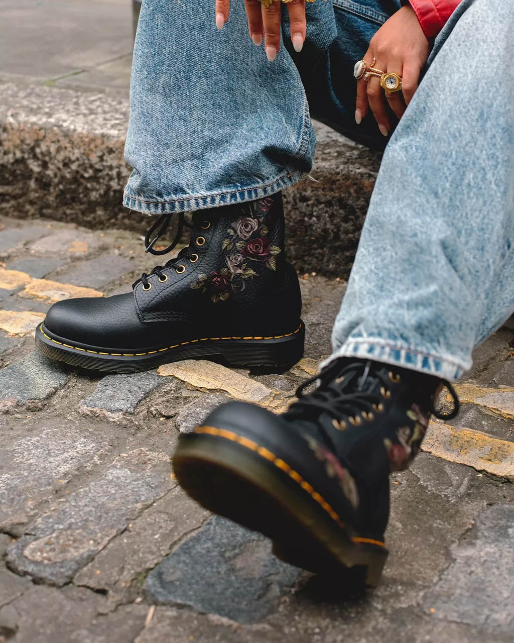 Dr. Martens 1460 Decayed Roses